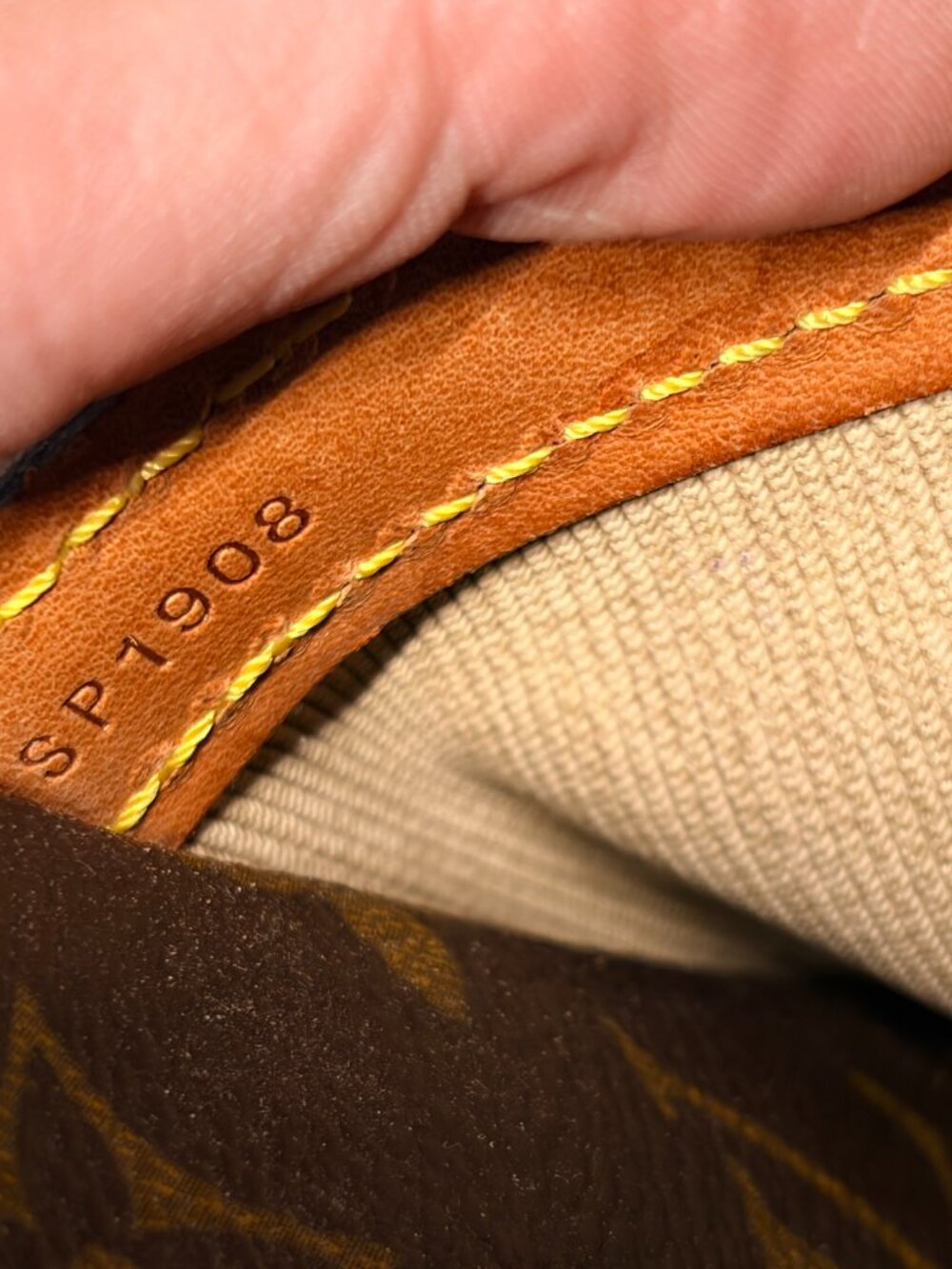 Authentic Louis Vuitton Monogram Reporter PM Shoulder/Crossbody Bag - Picture 7 of 10